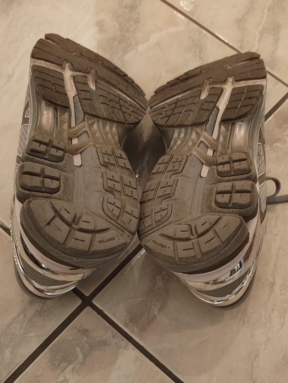 ASICS Women's Metallic Silver Athletic Running Shoes - Picture 3 of 8